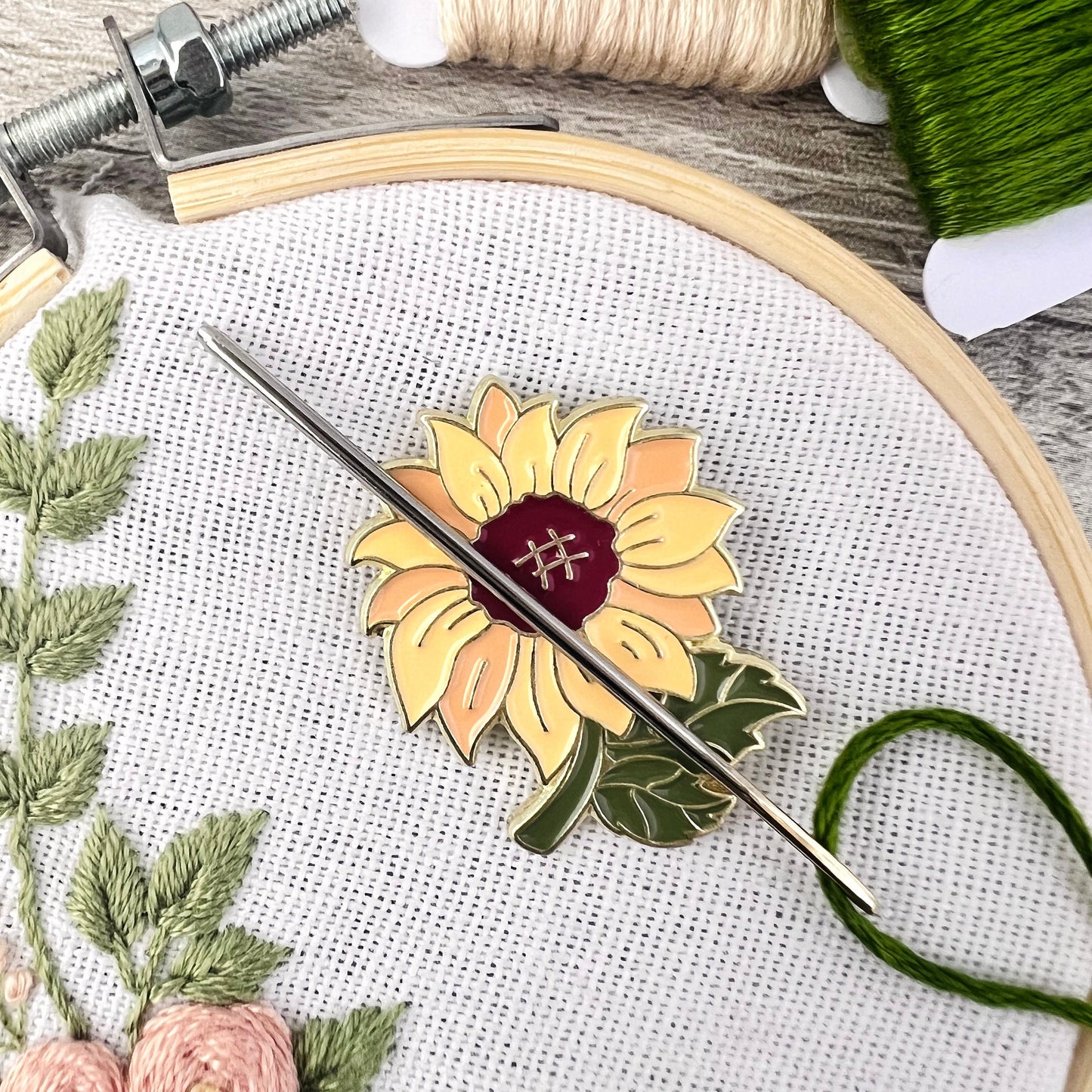 Sunflower Needle Minder Needle Threader Magnetic