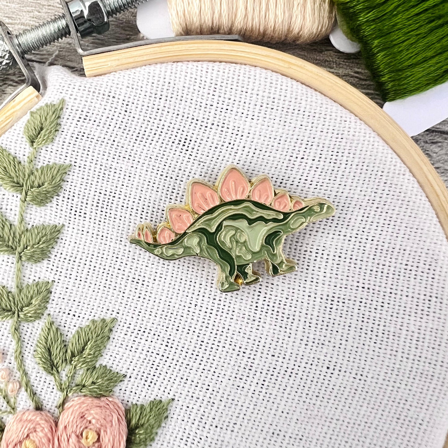 Stegosaurus Needle Minder Needle Threader Magnetic