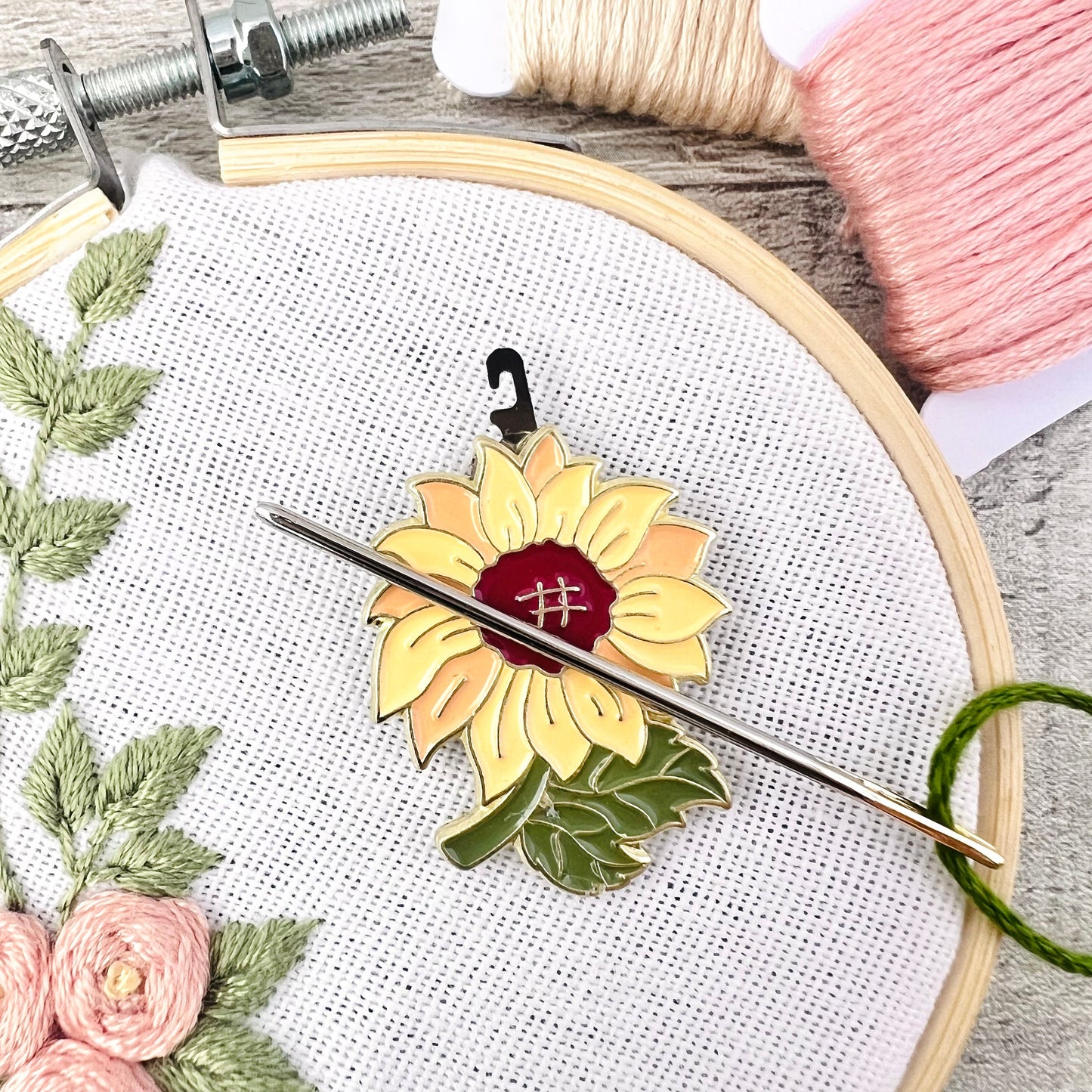 Sunflower Needle Minder Needle Threader Magnetic