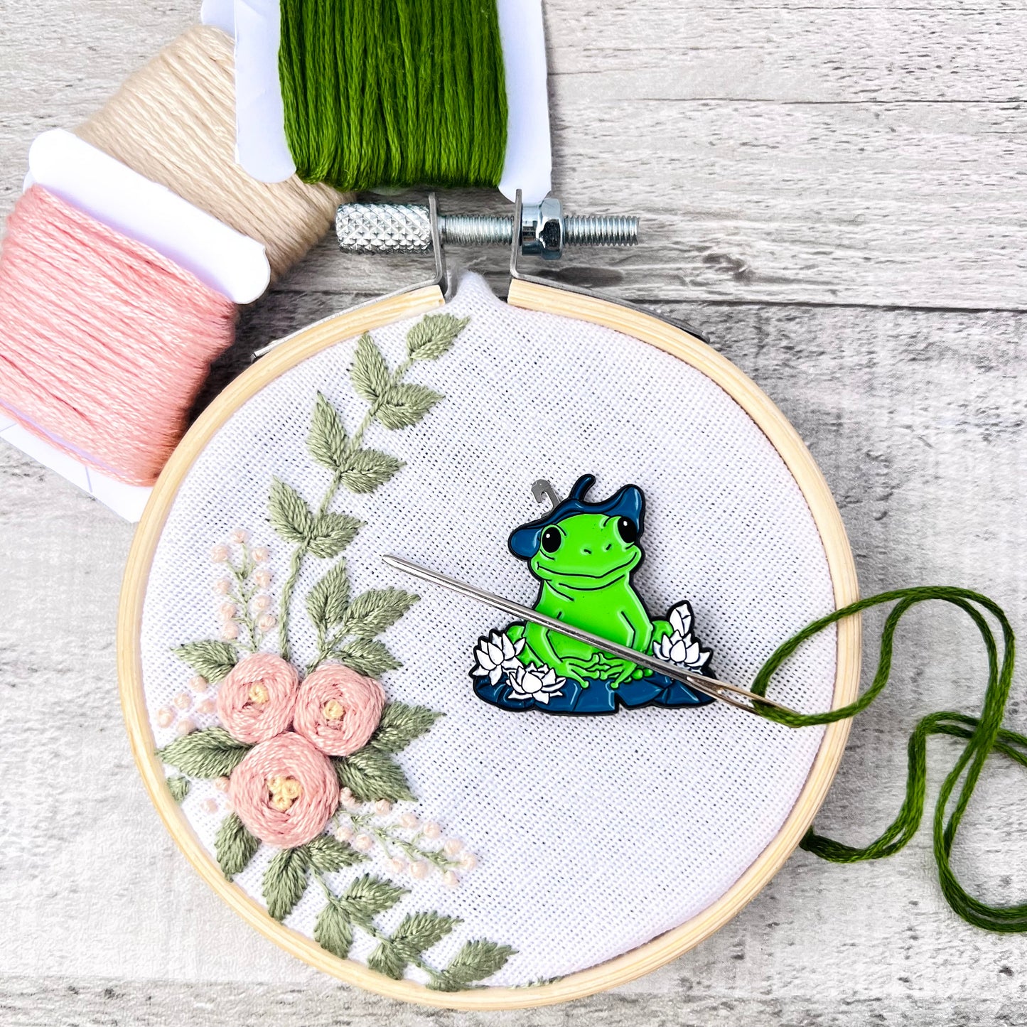 Lily pad Frog Needle Minder Needle Threader Magnetic