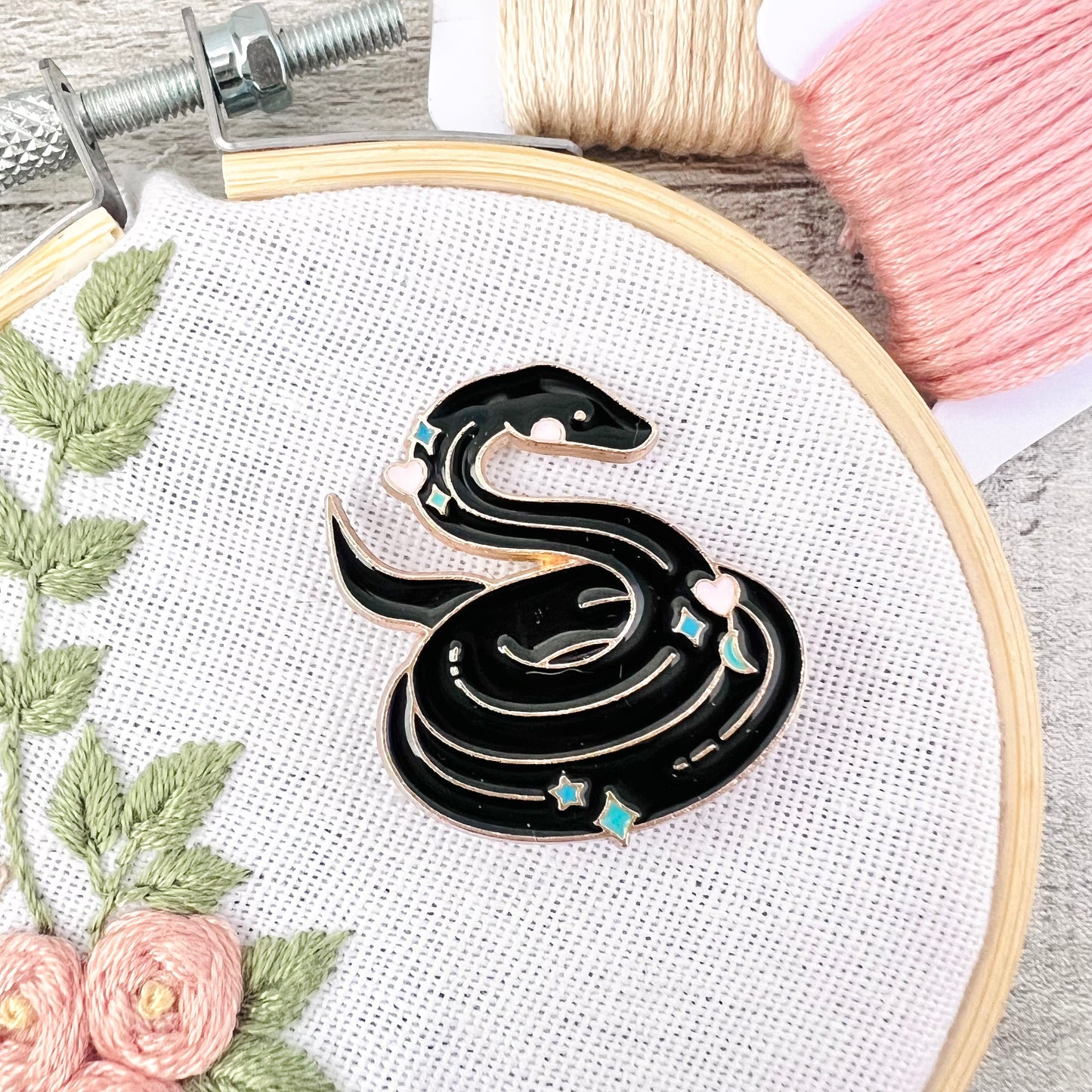 Black Snake Needle Minder Needle Threader Magnetic