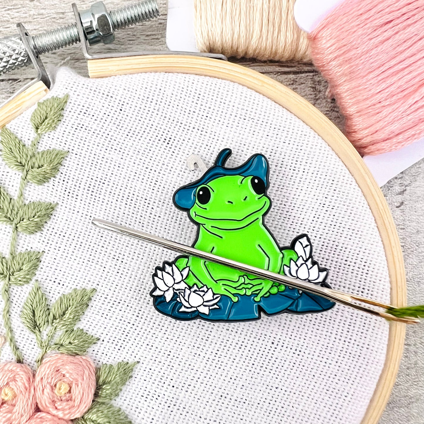 Lily pad Frog Needle Minder Needle Threader Magnetic