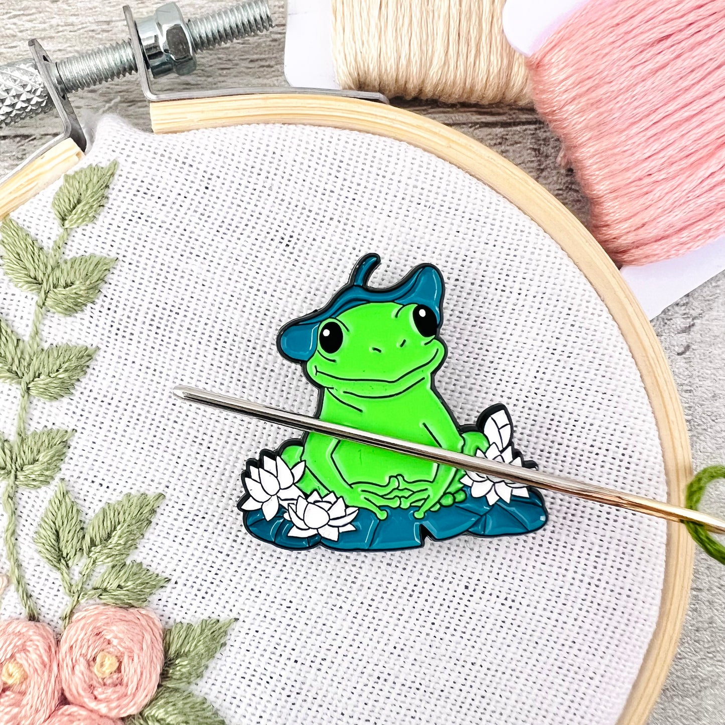 Lily pad Frog Needle Minder Needle Threader Magnetic