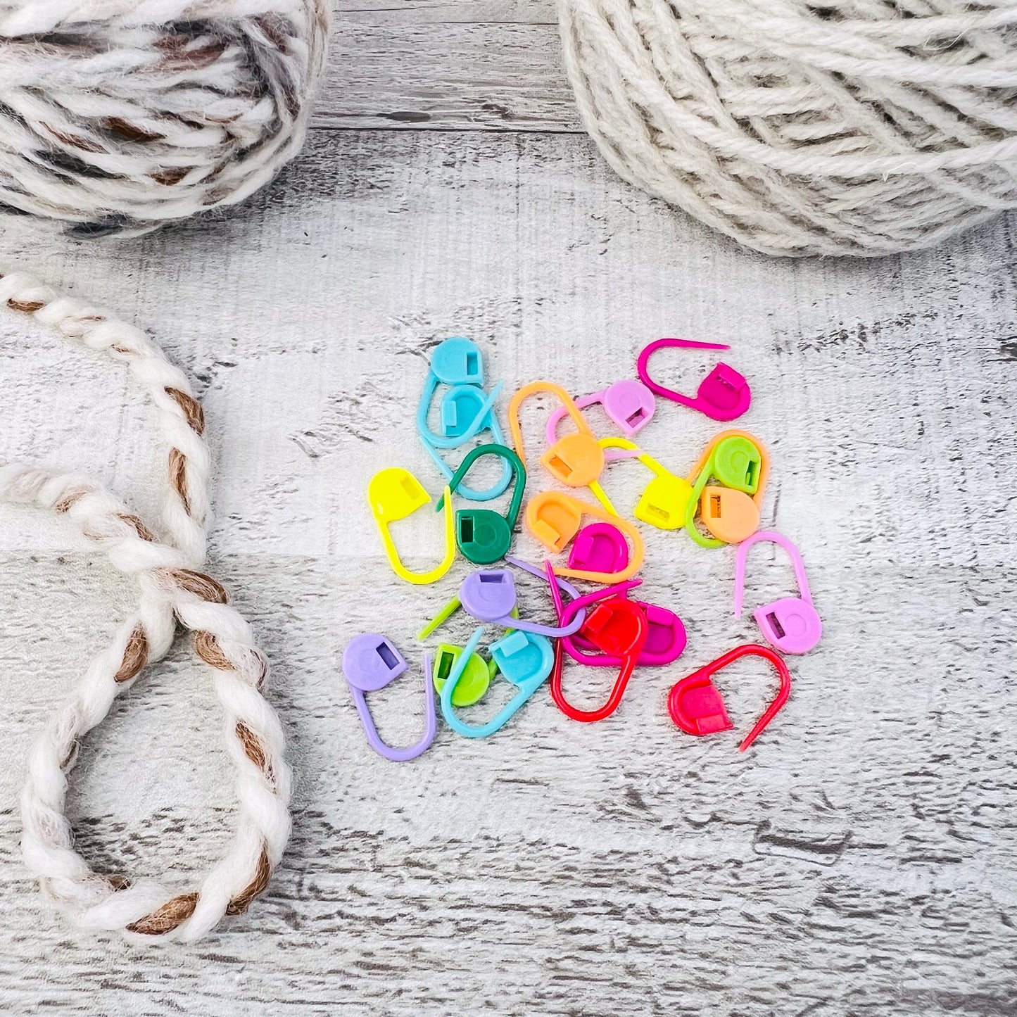 Colorful Stitch Markers Tin Set - Knitting and Crochet