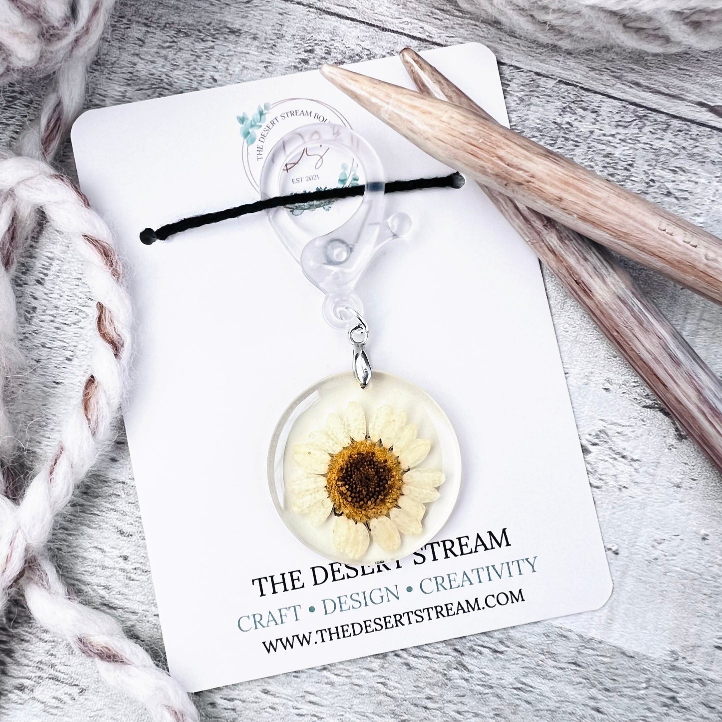 Daisy Jumbo Stitch Marker