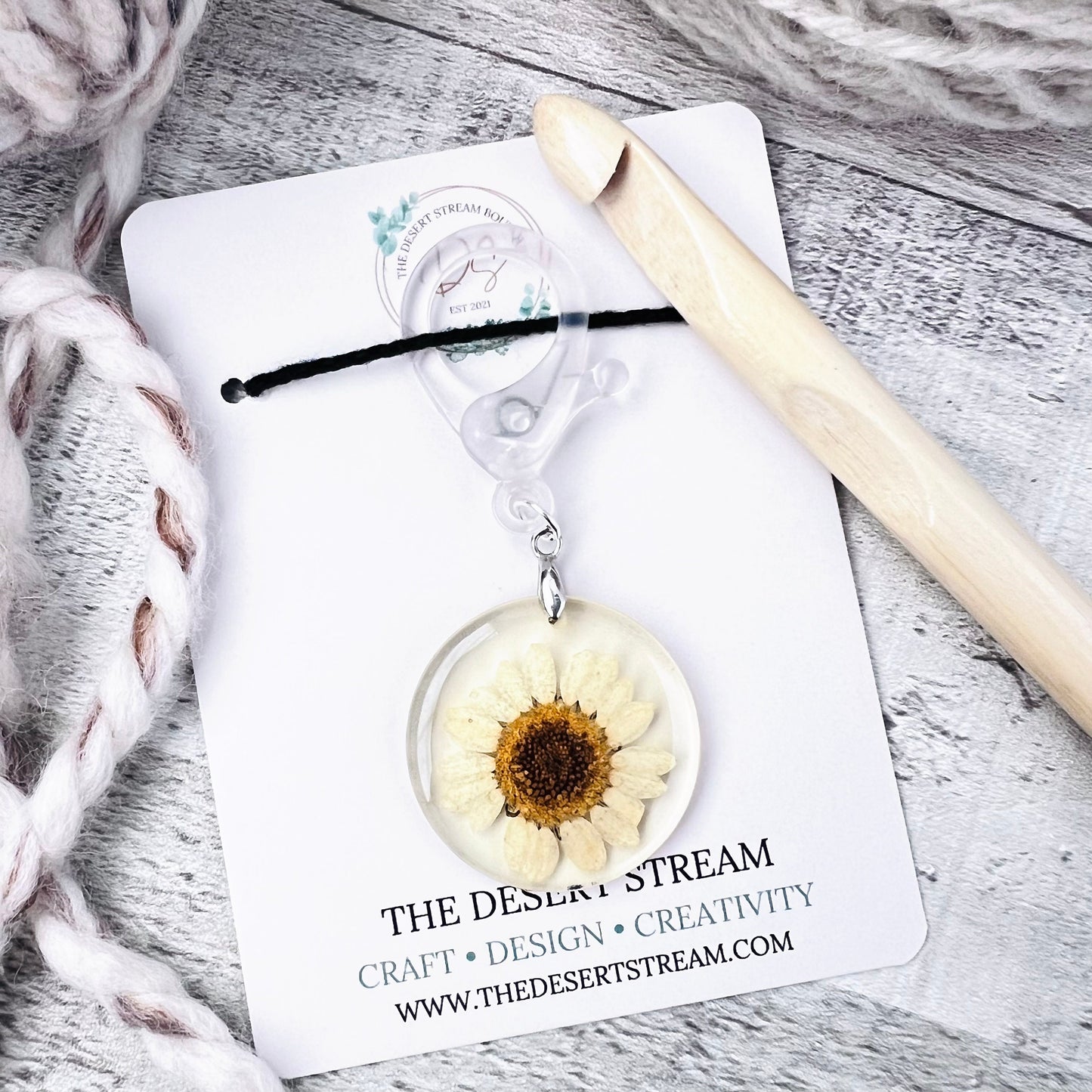 Daisy Jumbo Stitch Marker