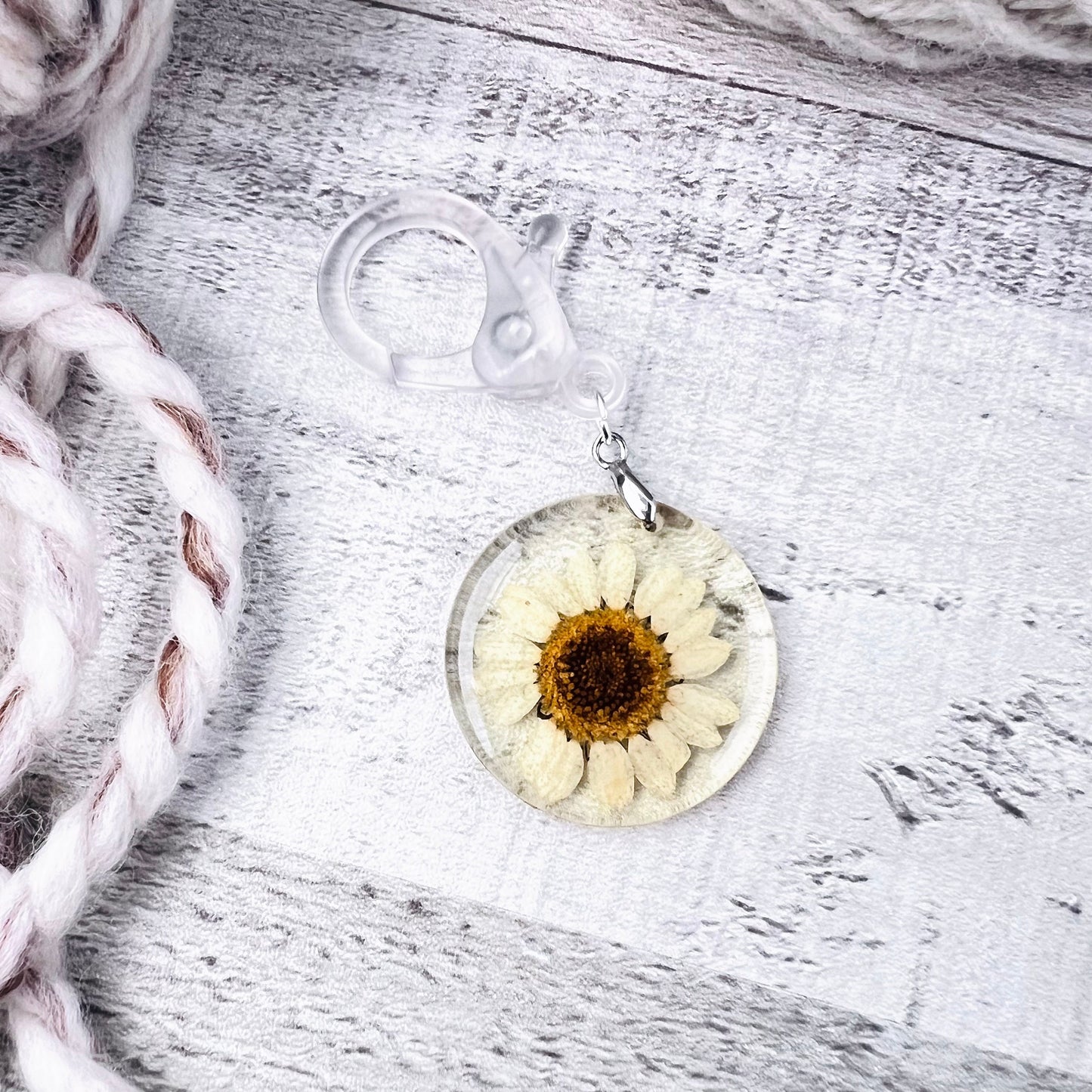 Daisy Jumbo Stitch Marker