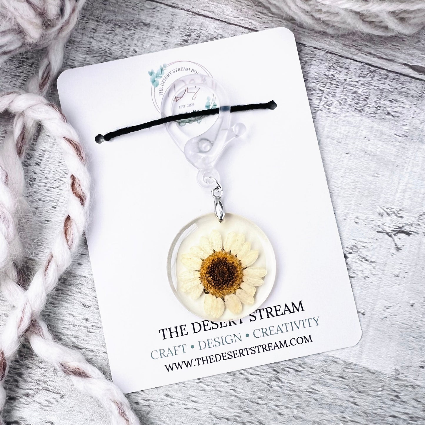 Daisy Jumbo Stitch Marker